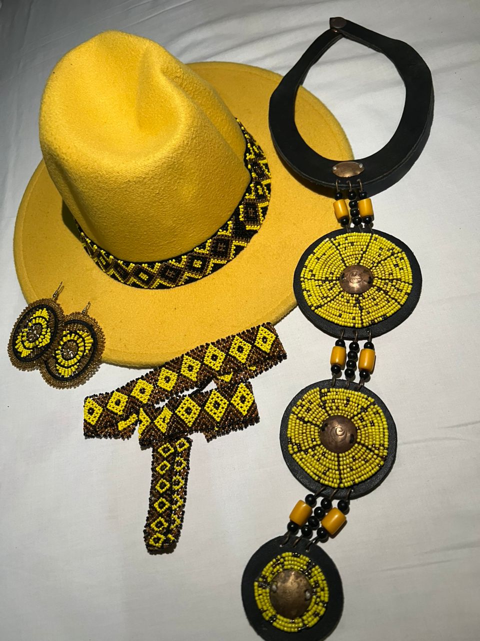 Chapeau et accessoires